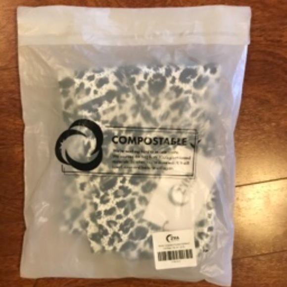 Zyia snow leopard brilliant leggings - Picture 4 of 4